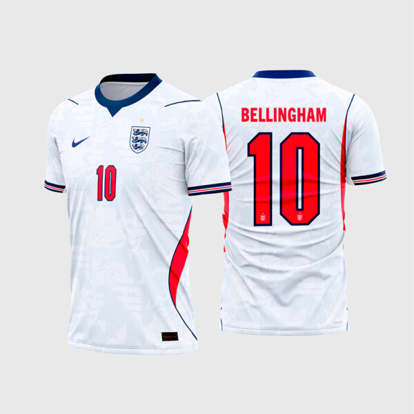 Arte Camisa Inglaterra Titular 2026-28.jpg apresenta o mockup do fardamento titular da seleção da Inglaterra na cor branca com marcas d'água de grafismos geométricos texturizados, escudo oficial dos Três Leões, gola azul marinho, recortes laterais curvos em azul e vermelho, e numeração esportiva vermelha com o nome Bellingham nas costas em sublimação total CorelDRAW.