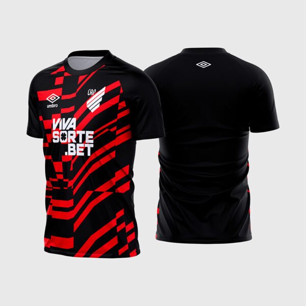 Arte Vetor Camisa Club Athletico Paranaense Pré-Jogo 2026 - 2027.jpg apresenta o mockup do uniforme de pré-jogo do Athletico Paranaense na cor preta com grafismo diagonal geométrico em vermelho furacão, patrocínio Viva Sorte Bet, escudo do CAP e costas pretas para sublimação total CorelDRAW.