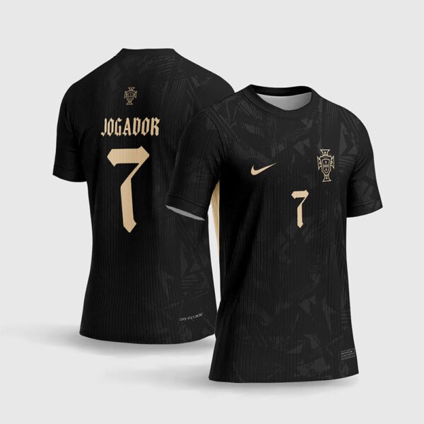 Arte Vetor Camisa Interclasse Portugal.jpg apresenta o mockup do uniforme esportivo de interclasse da Seleção de Portugal na versão blackout preta com detalhes e escudo da FPF em dourado ouro, número 7 do CR7 na frente e nas costas em sublimação total CorelDRAW.